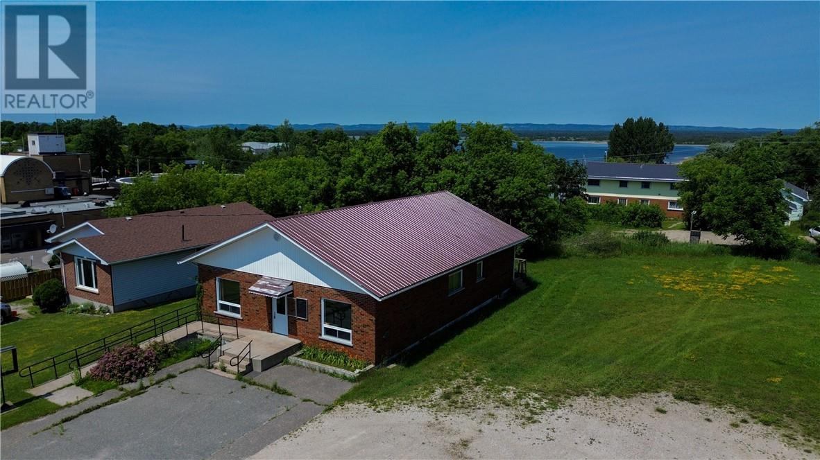 22 Vankoughnet St E, Northeastern Manitoulin and the Islands, ON P0P 1K0