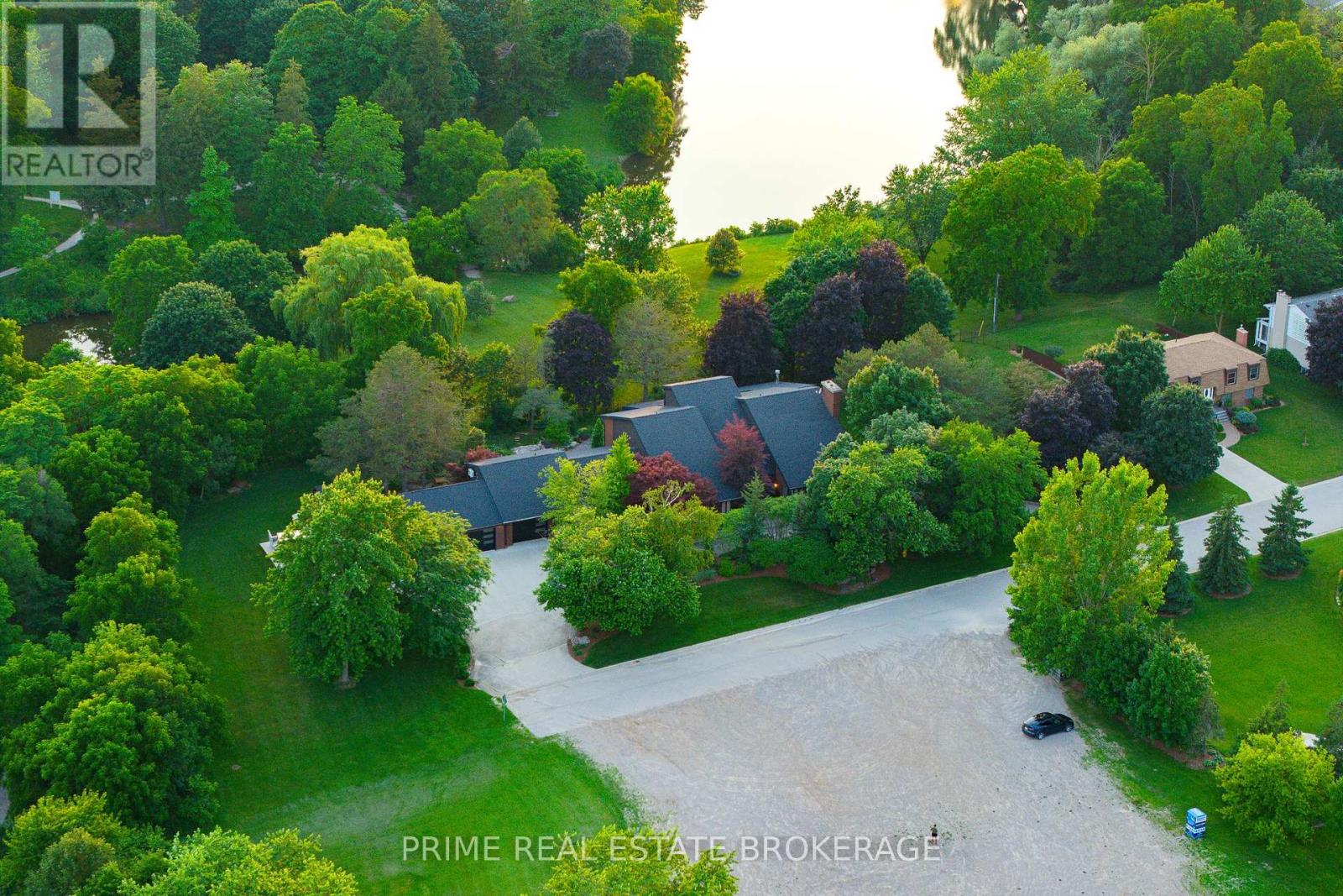 203 Riverside Dr, South Huron, ON N0M 1S3