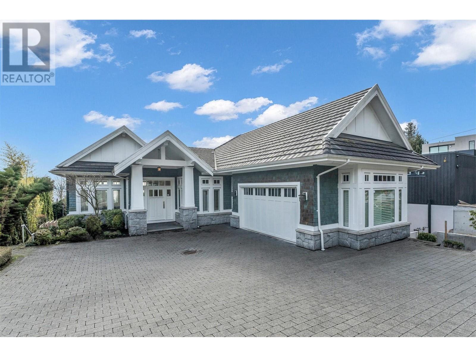 2478 Ottawa Ave, West Vancouver, BC V7V 2T1