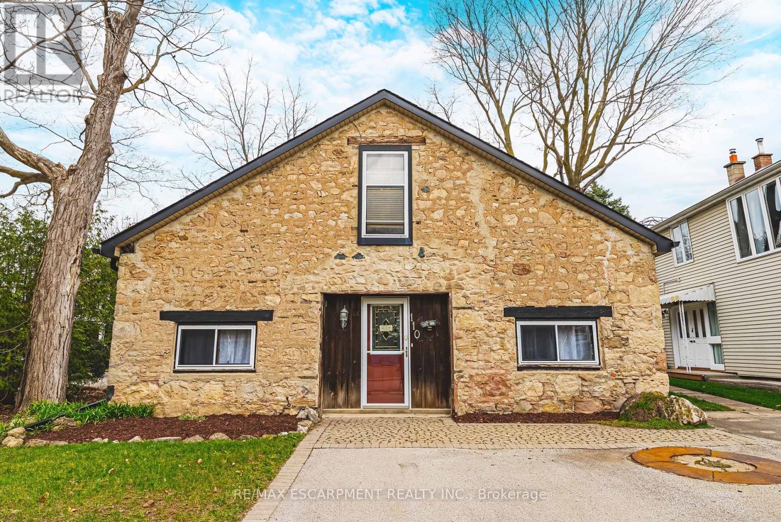 110 Freelton Rd, Hamilton, ON L8B 0Z3