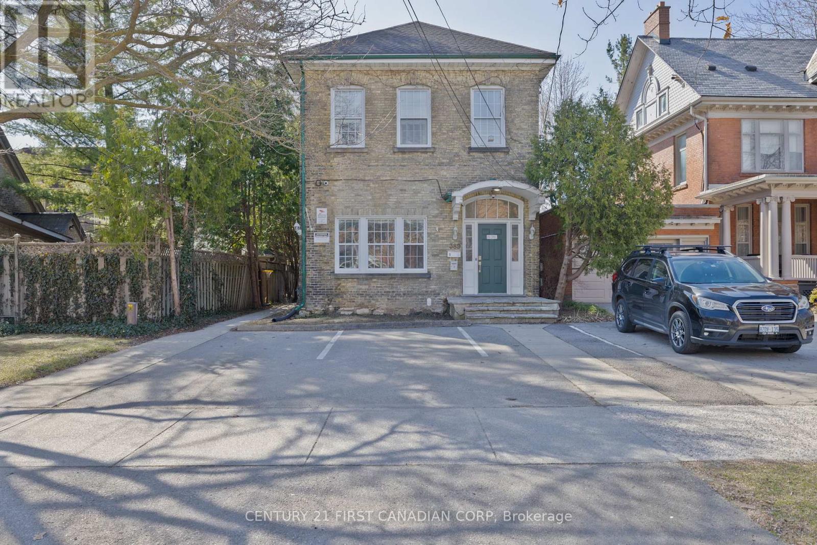 389 Dufferin Ave, London, ON N6B 1Z5