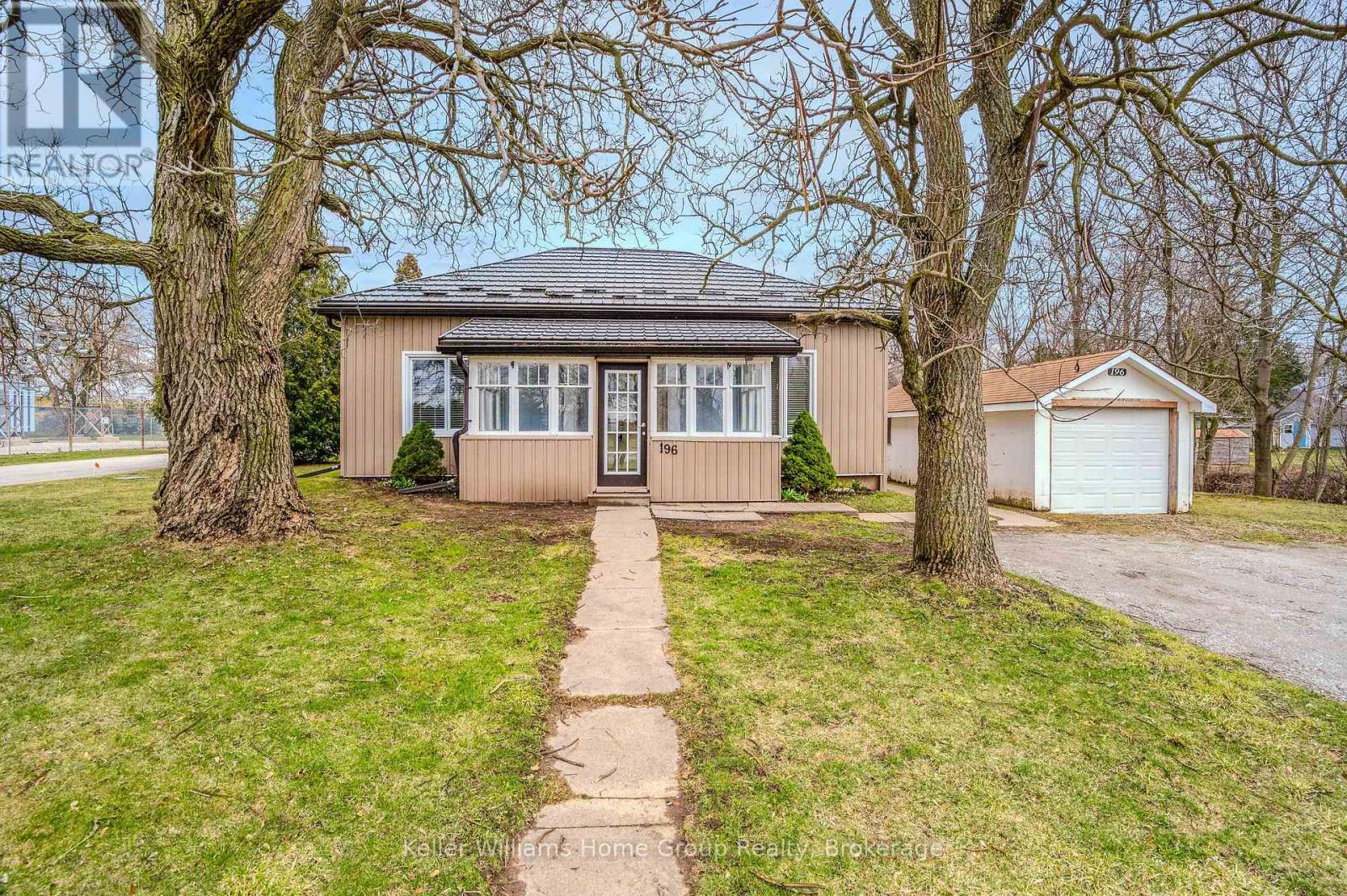 196 Eastern Ave, Halton Hills, ON L7J 2E3