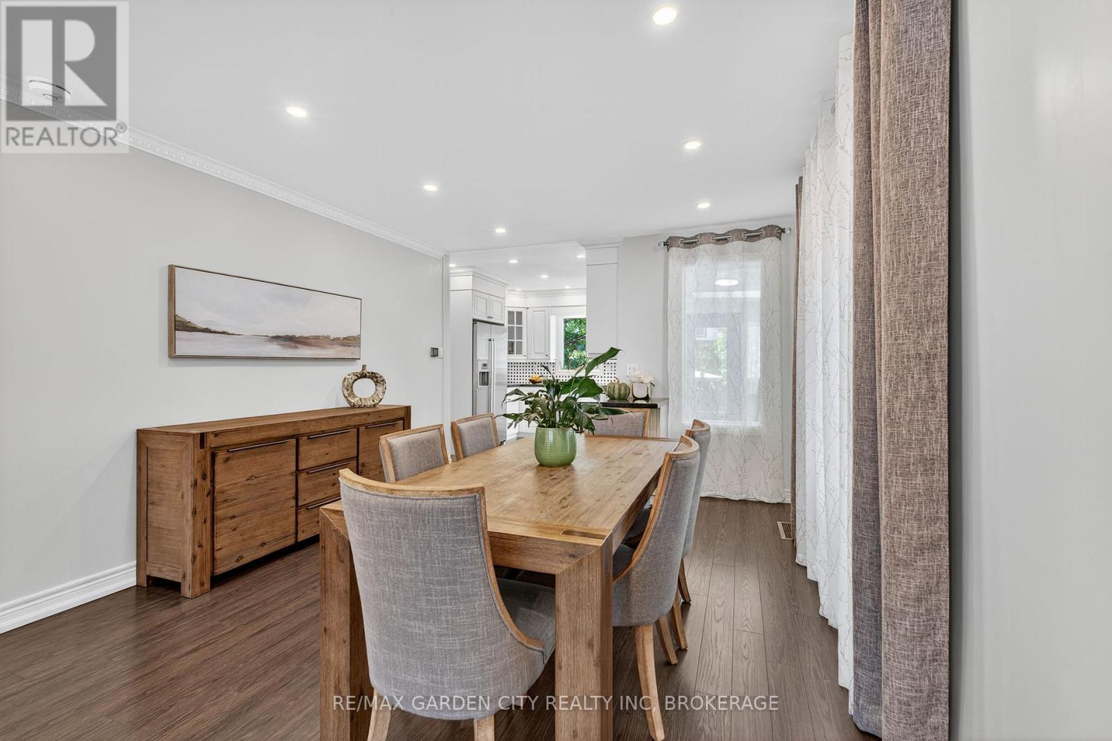 133 Connaught Ave, Hamilton, ON L8L 6Z2