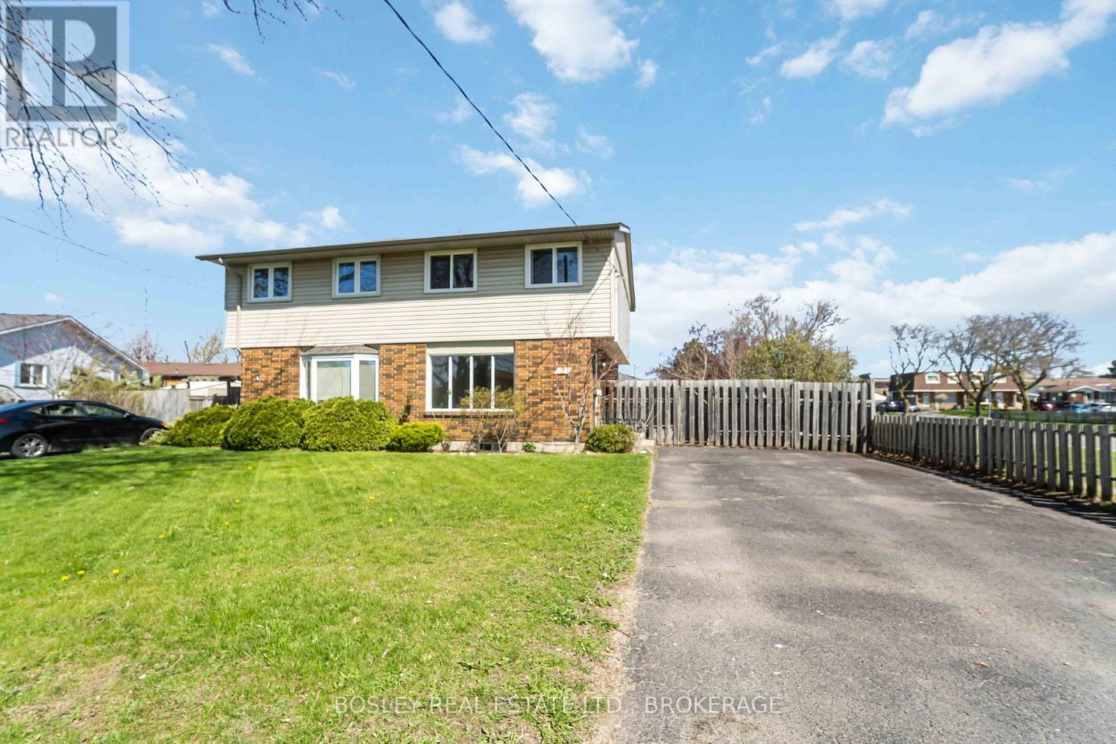 2 Crescentwood Dr, St. Catharines Lakeport, ON L2N 4K8