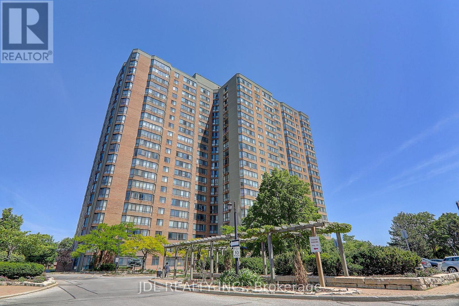 636 25 Bamburgh Cir, Toronto, ON M1W 3W2