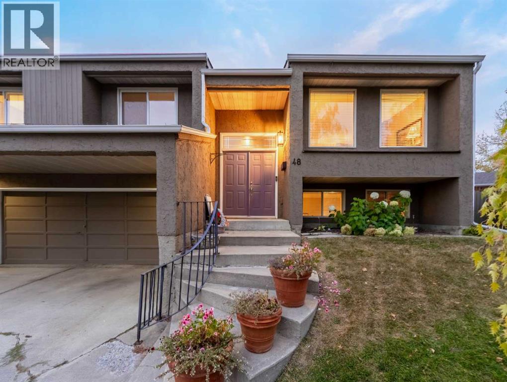 48 Thornwood Close NW, Calgary, AB T2K 5K3