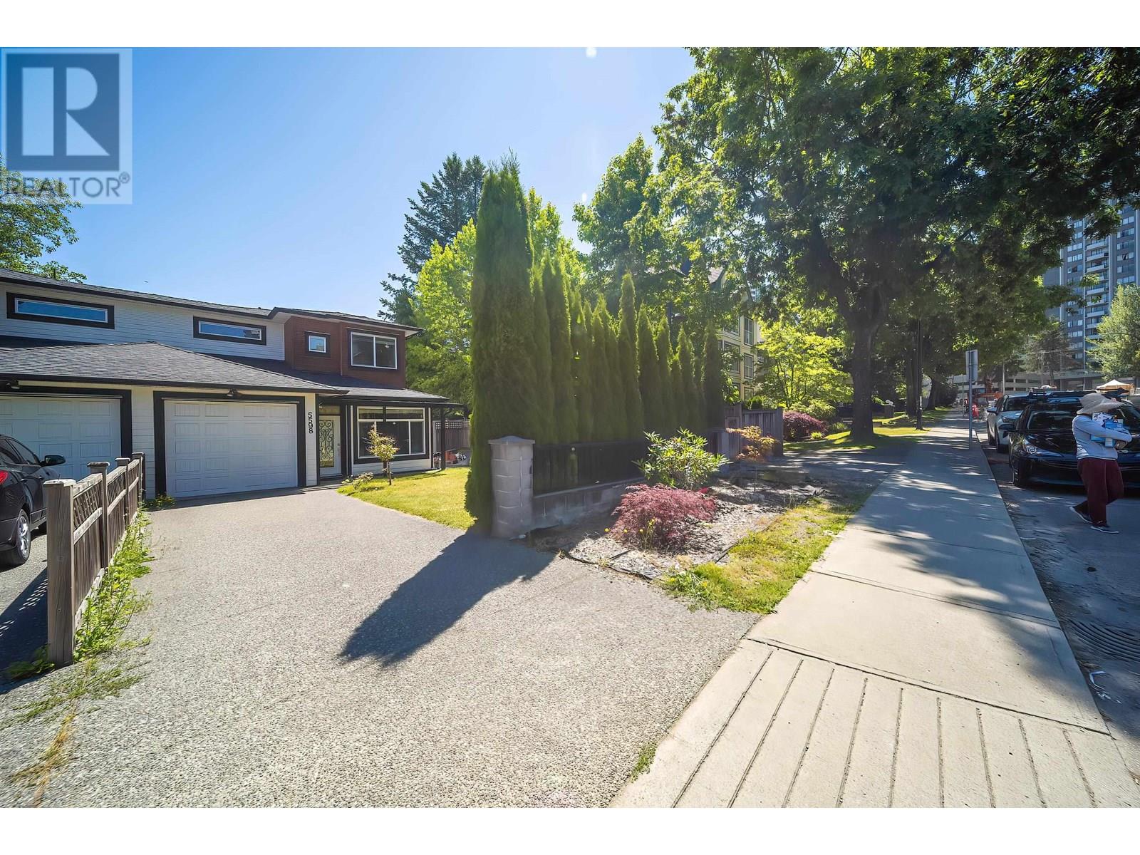 5598 Halley Ave, Burnaby, BC V5H 2P8