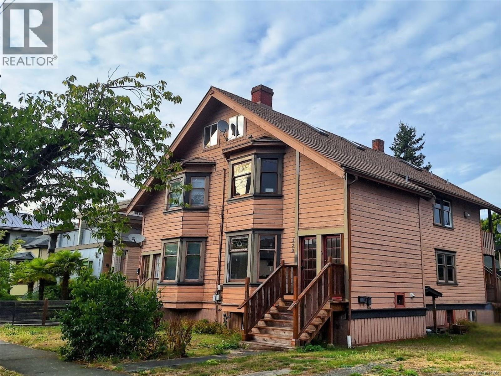 220 Michigan St, Victoria, BC V8V 1R3