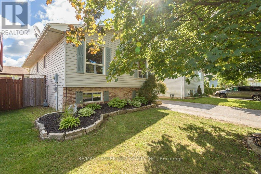 55 Melanie Dr E, Aylmer, ON N5H 3G6
