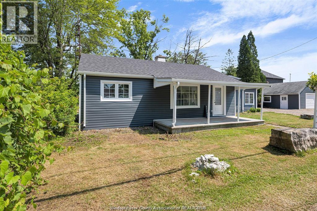 51 Senator St, Lasalle, ON N9J 1T6