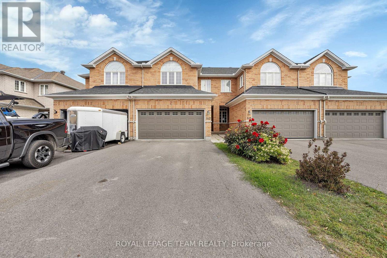 142 Desmond Trudeau Dr, Arnprior, ON K7S 0H1