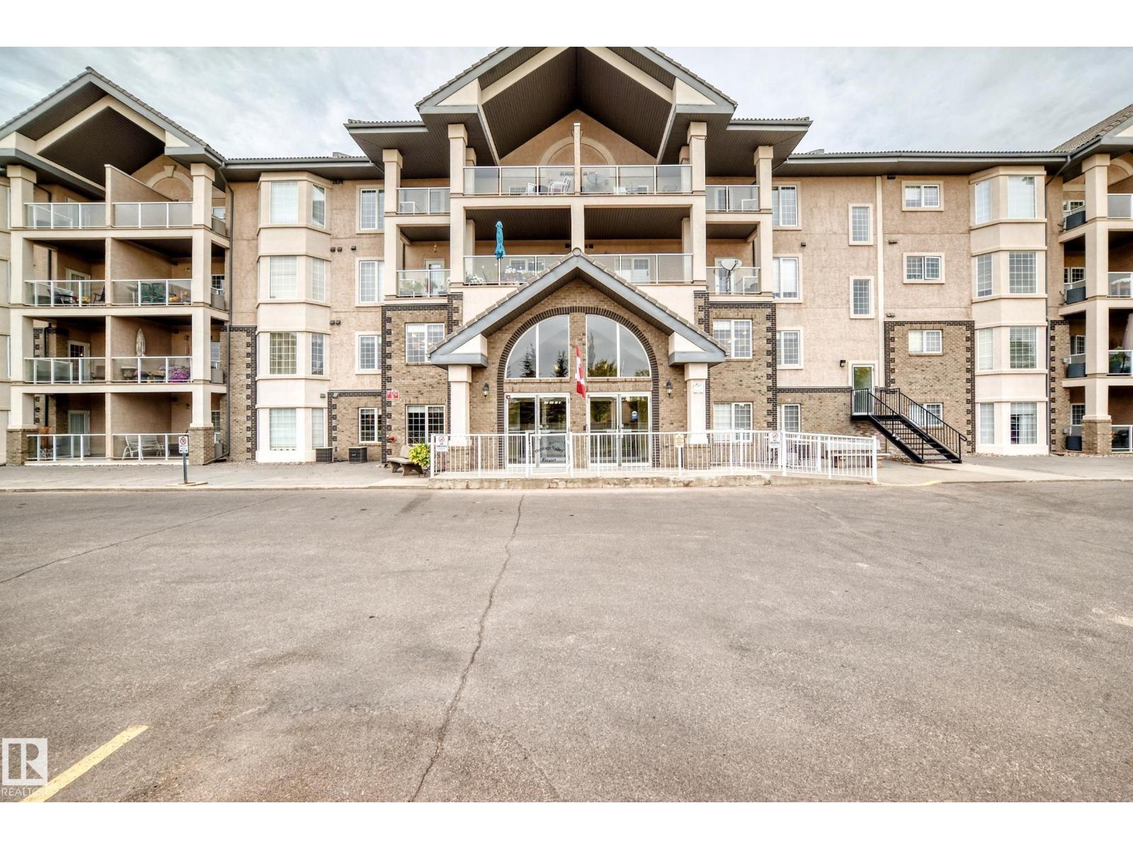 612 111 Street Southwest #220, Edmonton, AB T6W 1R9