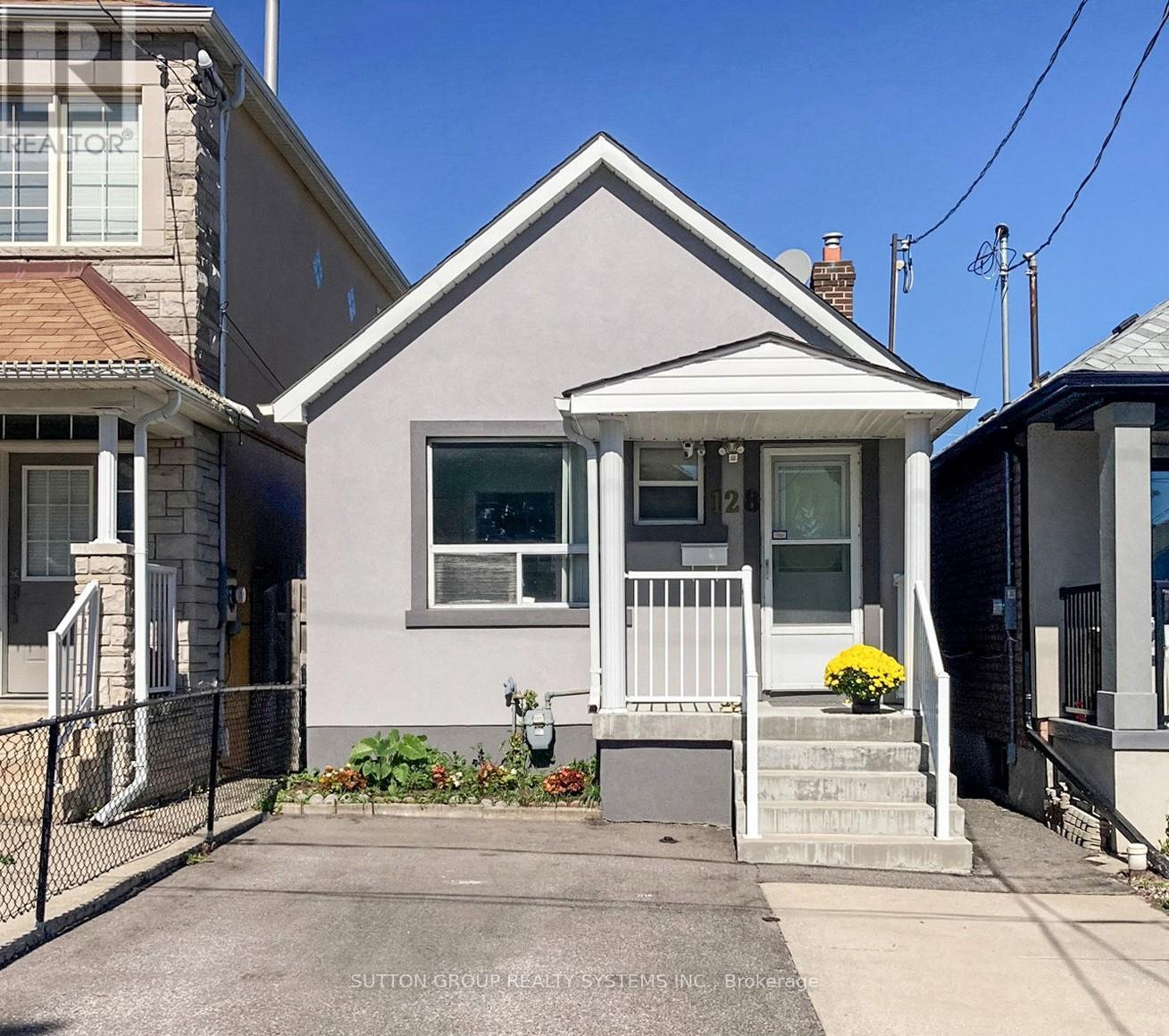 128 Northland Ave, Toronto, ON M6N 2E2