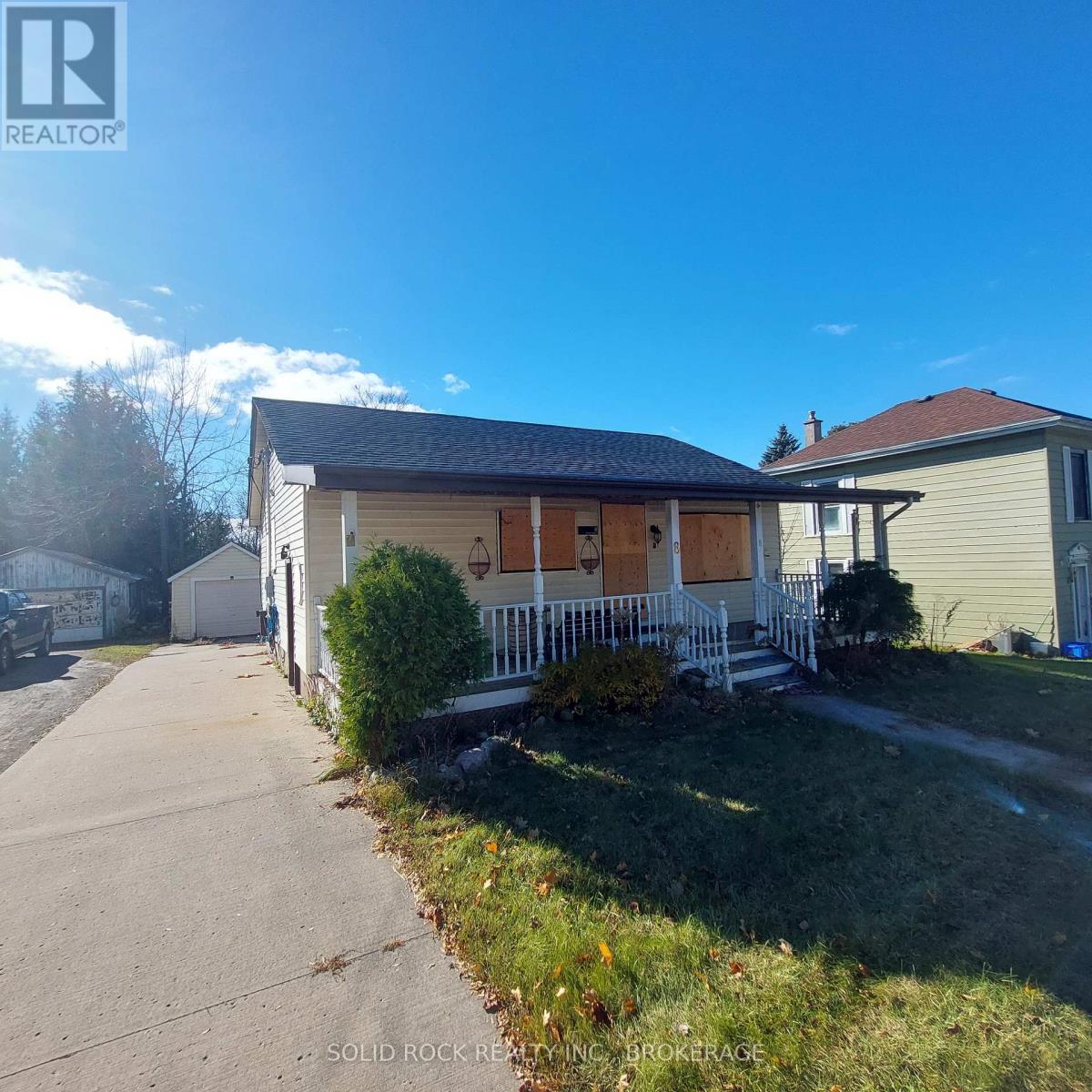 8 Albert St, Prince Edward County Picton Ward, ON K0K 2T0