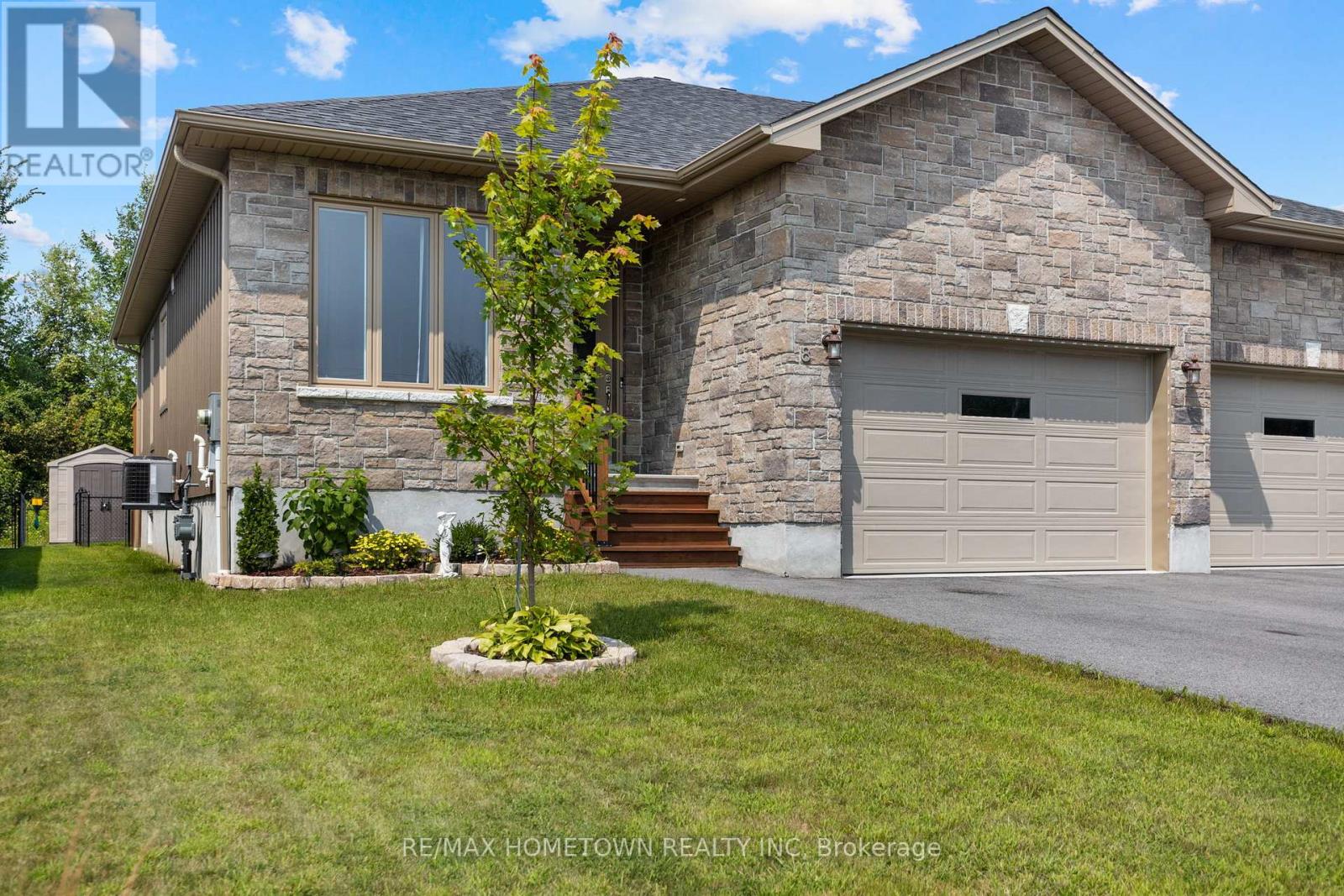 8 Billings Ave W, South Dundas, ON K0E 1K0