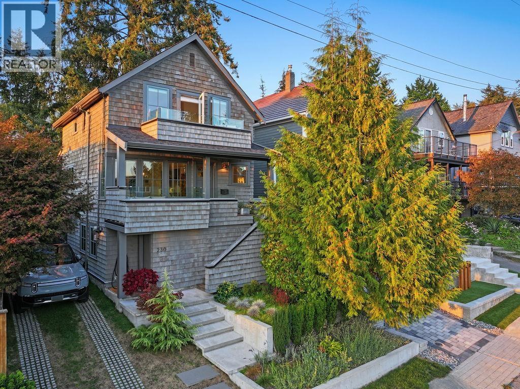 230 E 28 St, North Vancouver, BC V7N 1C2