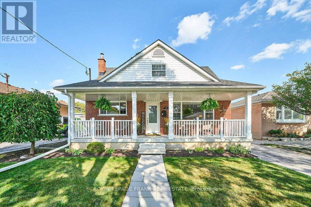 483 Nipigon St, Oshawa, ON L1J 4P6