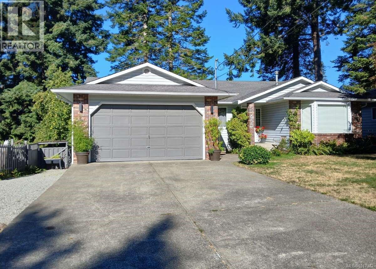655 Totem Cres, Comox, BC V9M 3J8