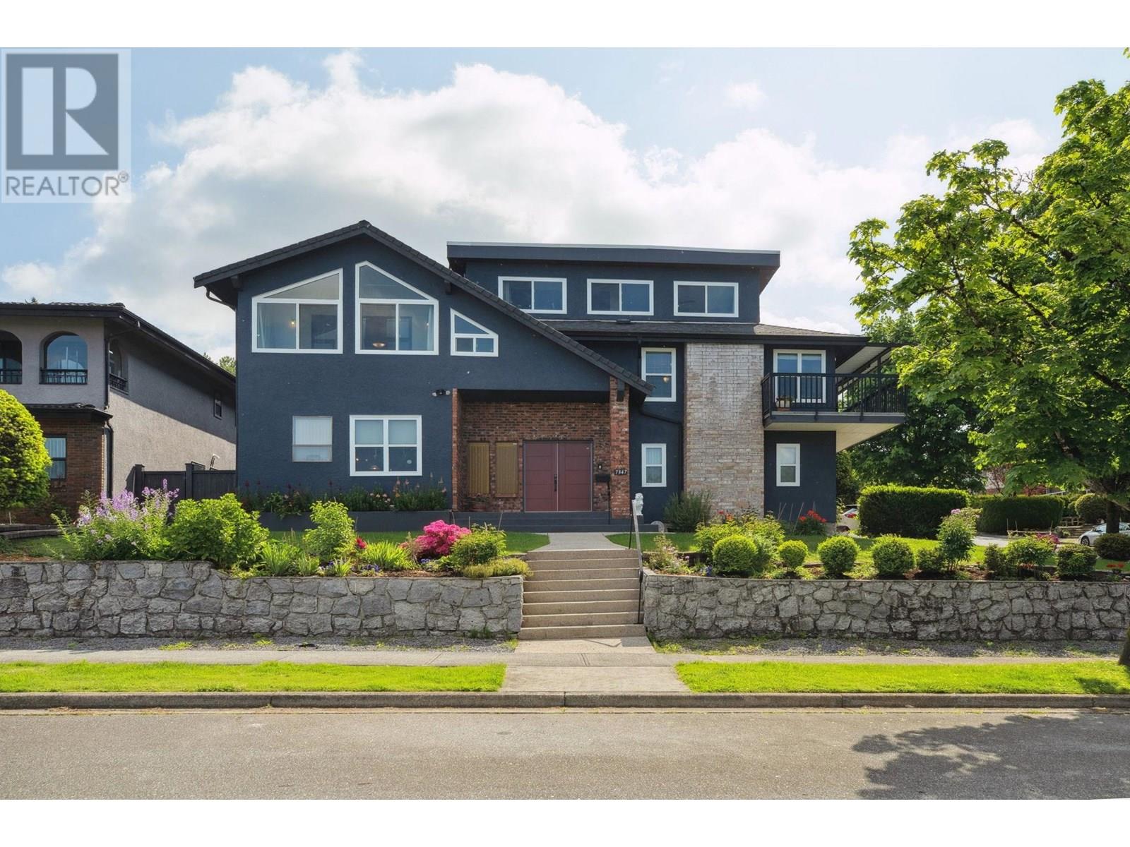 7347 Queenston Ct, Burnaby, BC V5A 3M5