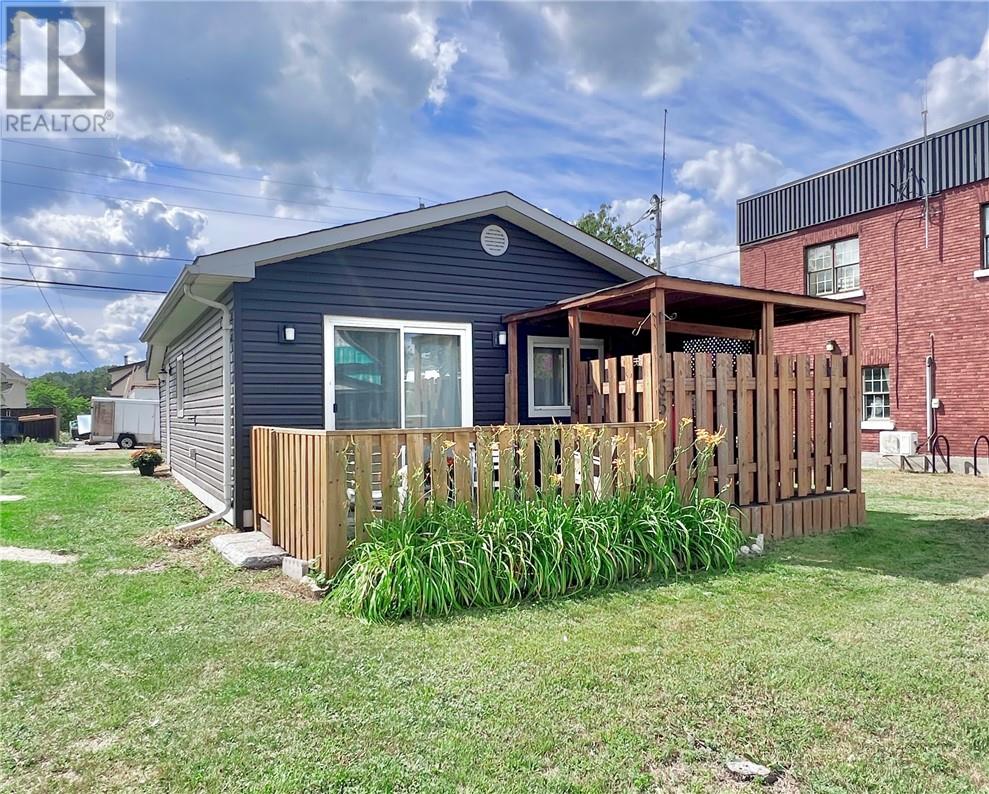 65 Young St, Capreol, ON P0M 1H0