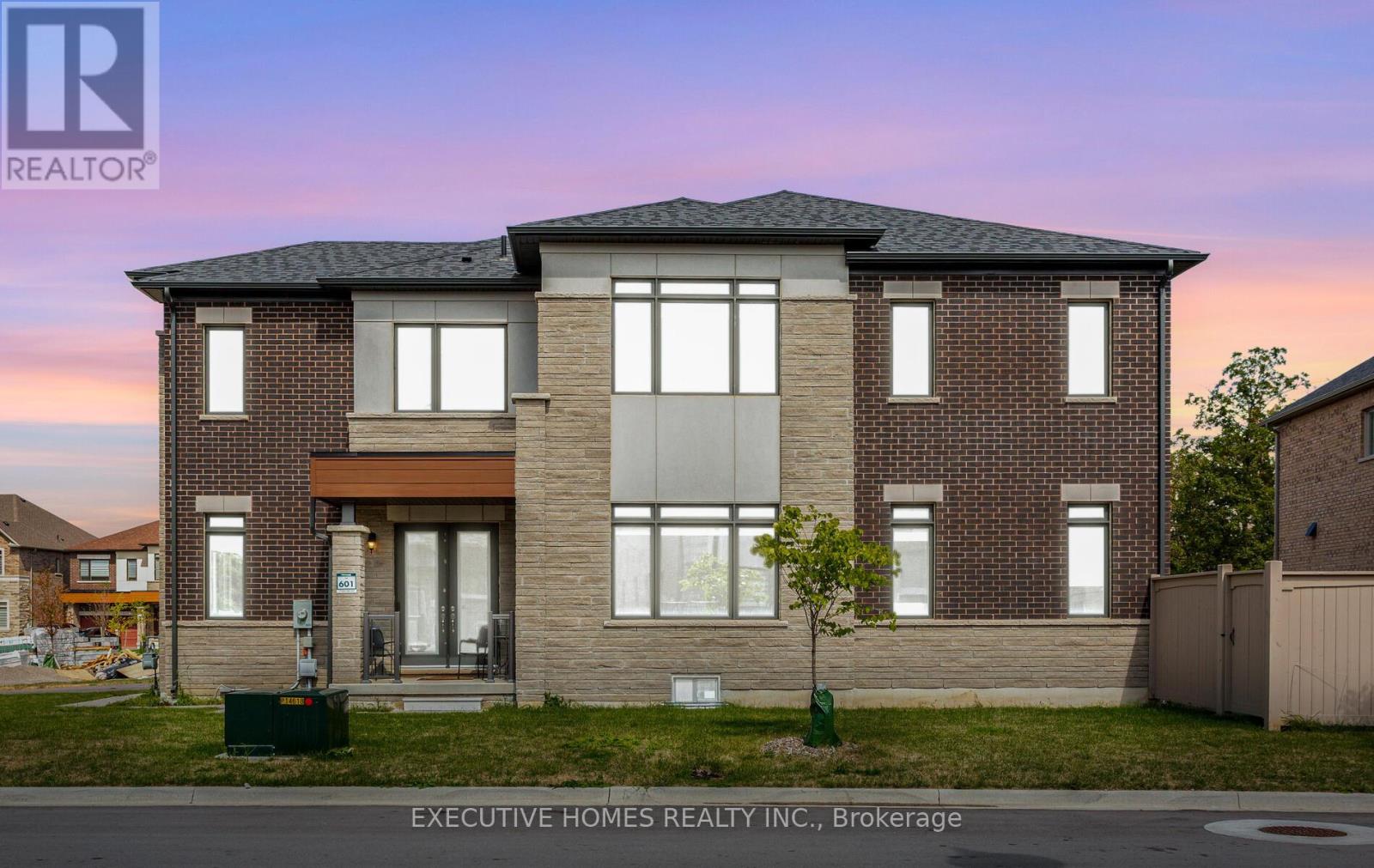 77 Pond View Gate, Hamilton Waterdown, ON L8B 2A1