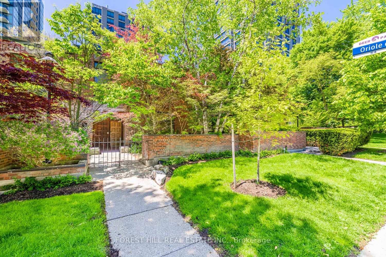 82 Oriole Rd, Toronto, ON M4V 2G1