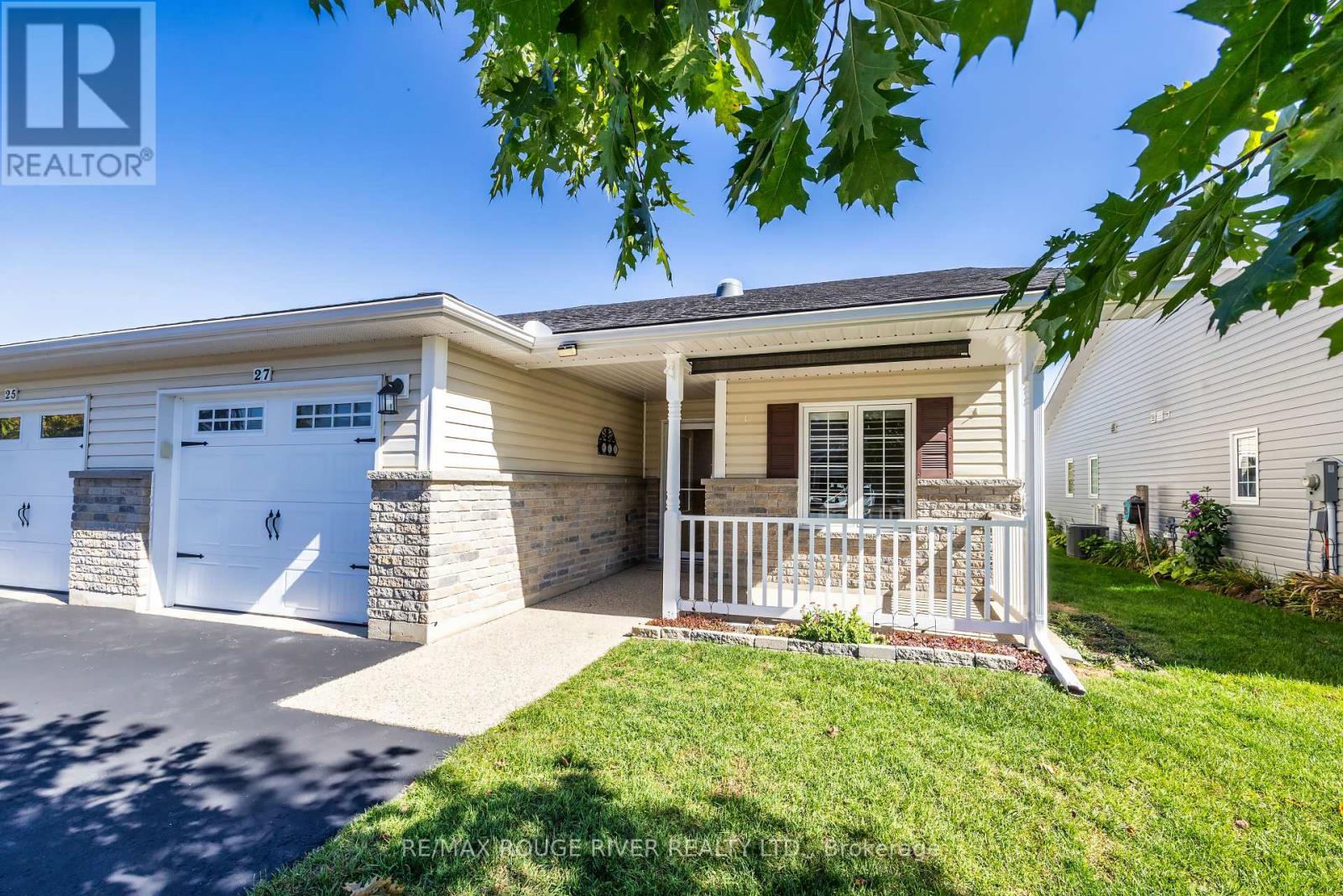 27 New York Ave, Wasaga Beach, ON L9Z 3A8