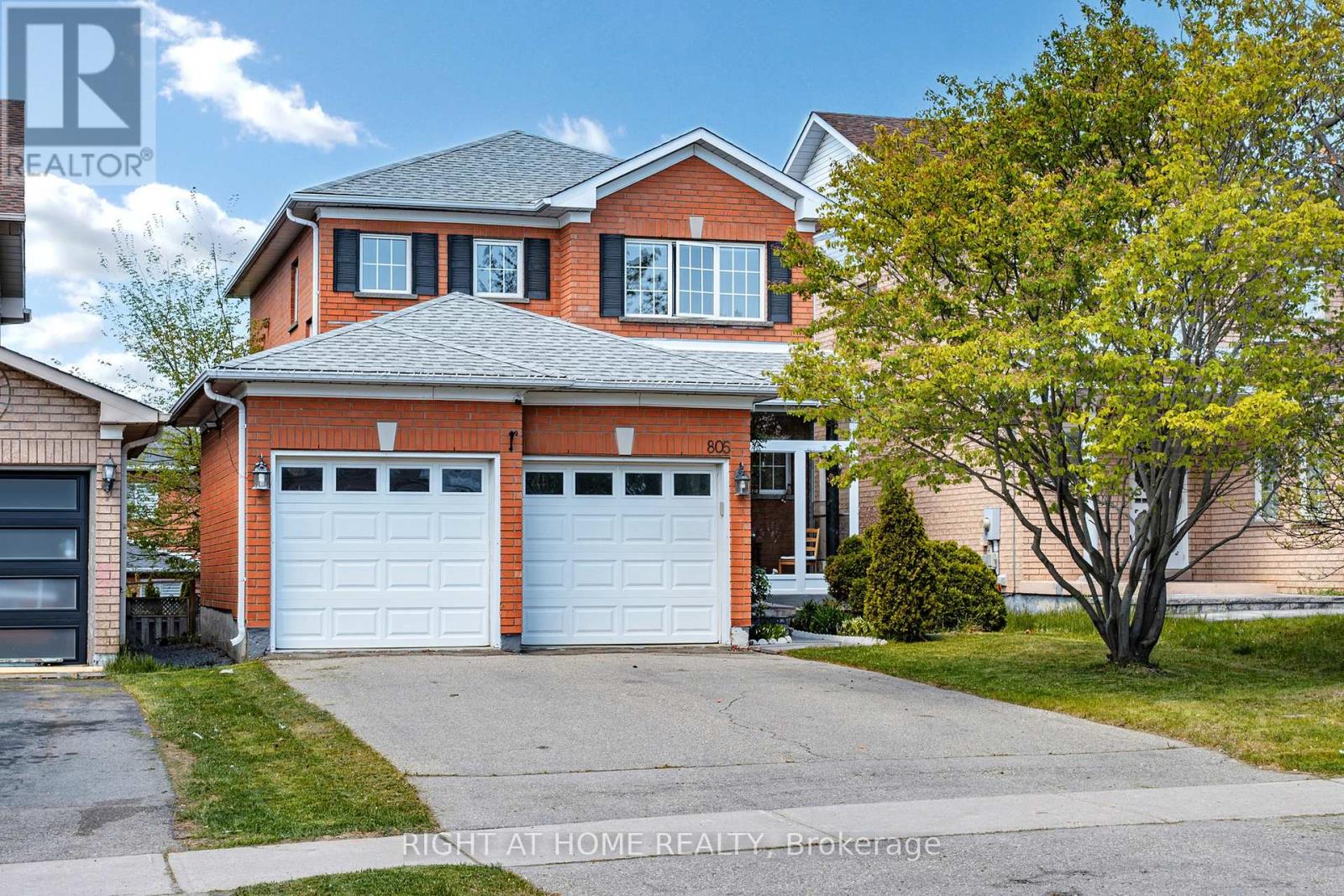805 Stonehaven Ave, Newmarket, ON L3X 2K3