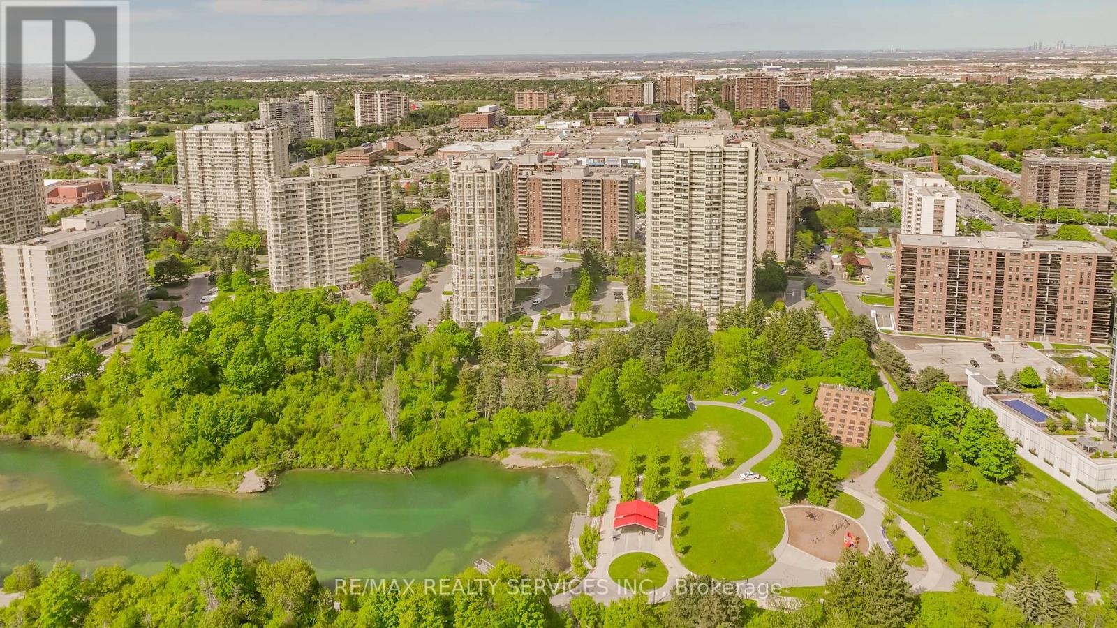 2802 8 Lisa St, Brampton, ON L6T 4S6