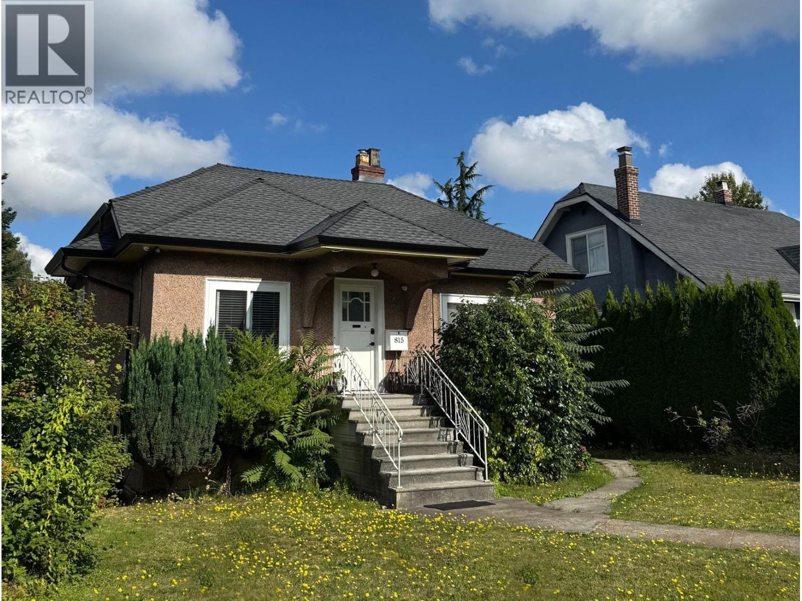 815 Eighth Ave, New Westminster, BC V3M 2R4