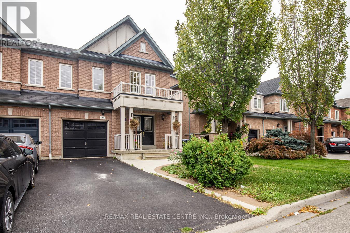 3950 Burdette Ter, Mississauga, ON L5M 0J2
