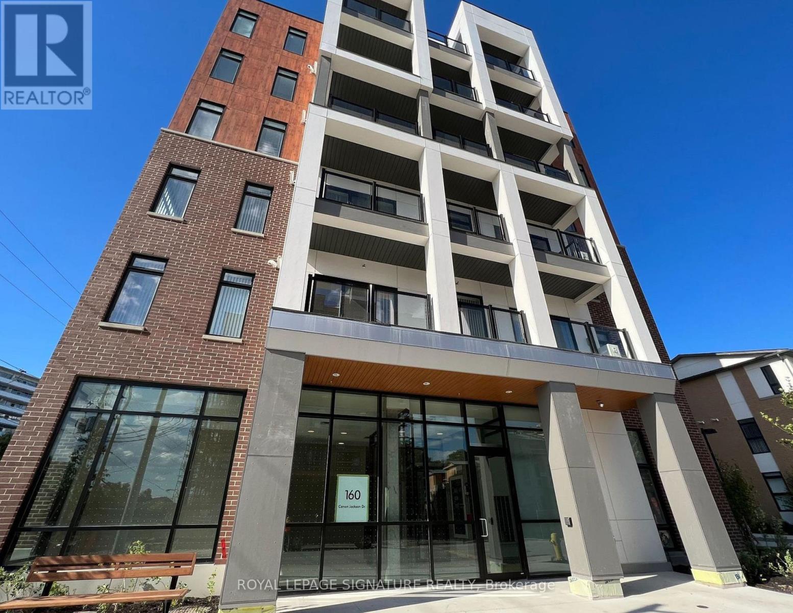 160 Canon Jackson Dr A105 Dr, Toronto, ON M6M 0B6