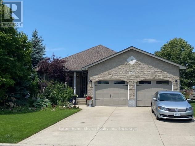 170 Stickel St, Saugeen Shores, ON N0H 2C1
