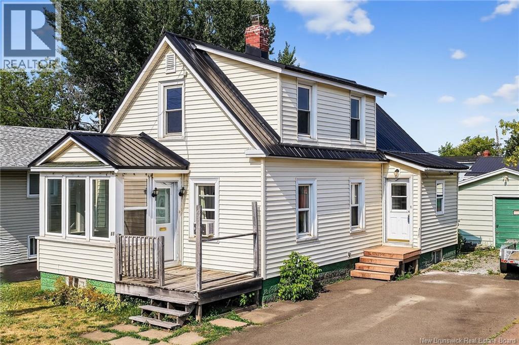 69 Cedar St, Moncton, NB E1C 7L3