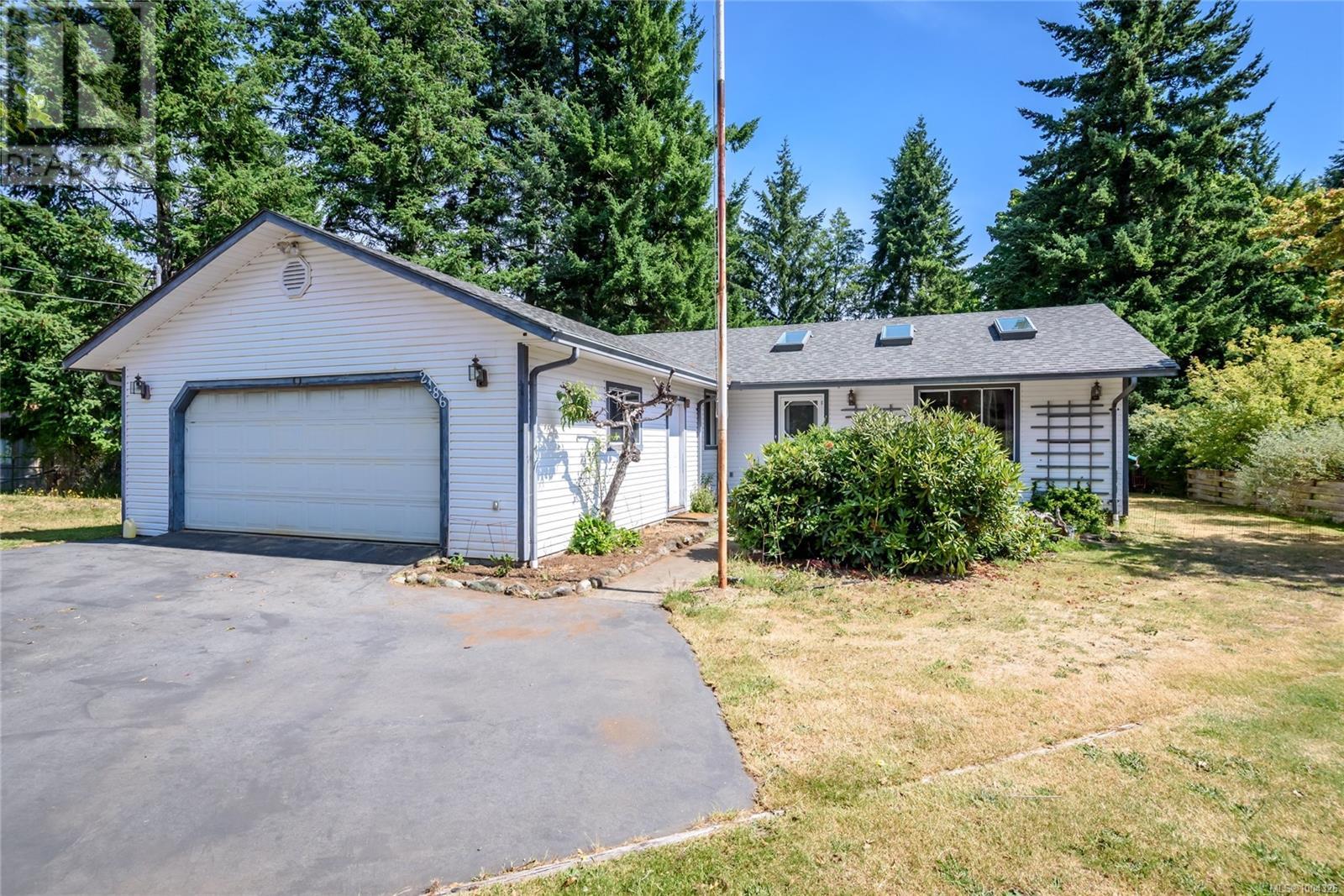 2186 Waveland Rd, Courtenay, BC V9J 1X8