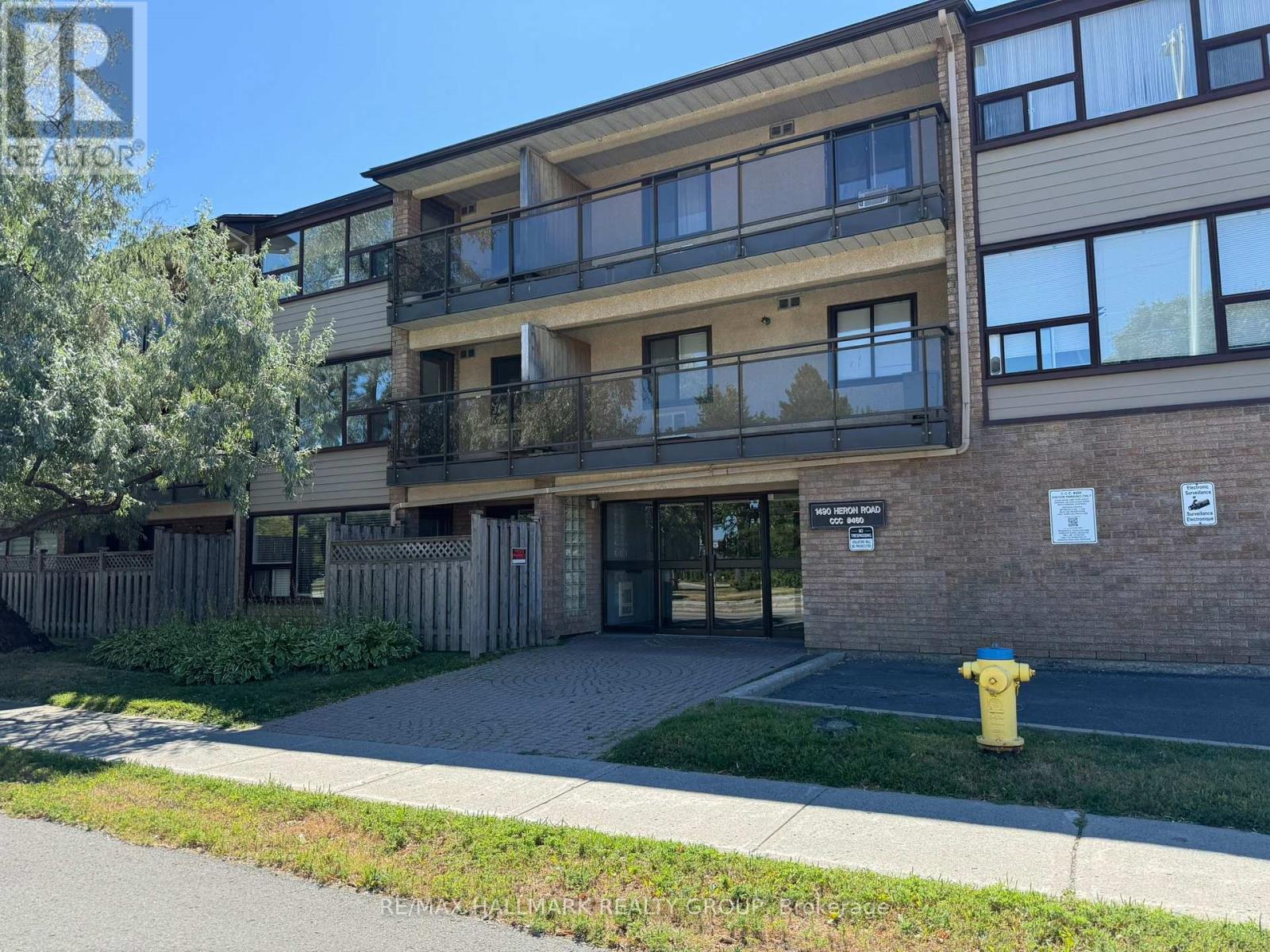 202 1490 Heron Rd, Ottawa, ON K1V 6A5