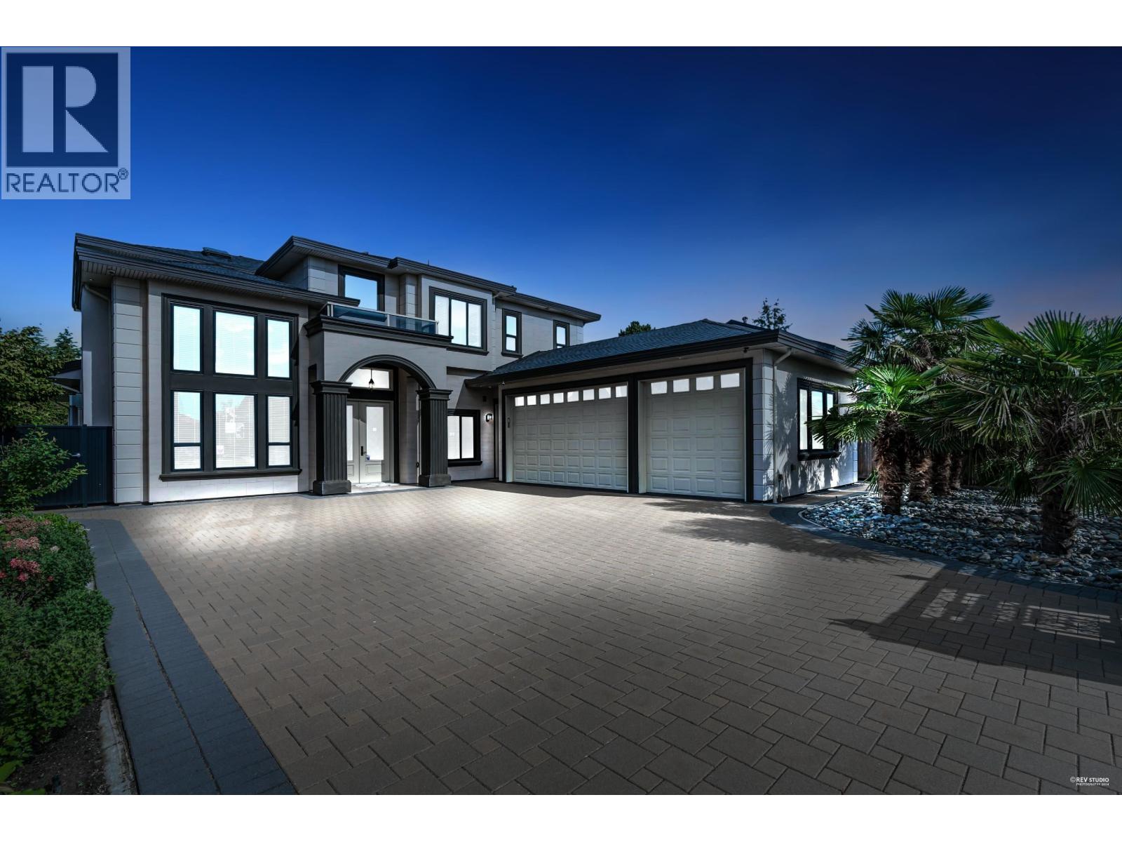 3471 Blundell Rd, Richmond, BC V7C 1G5