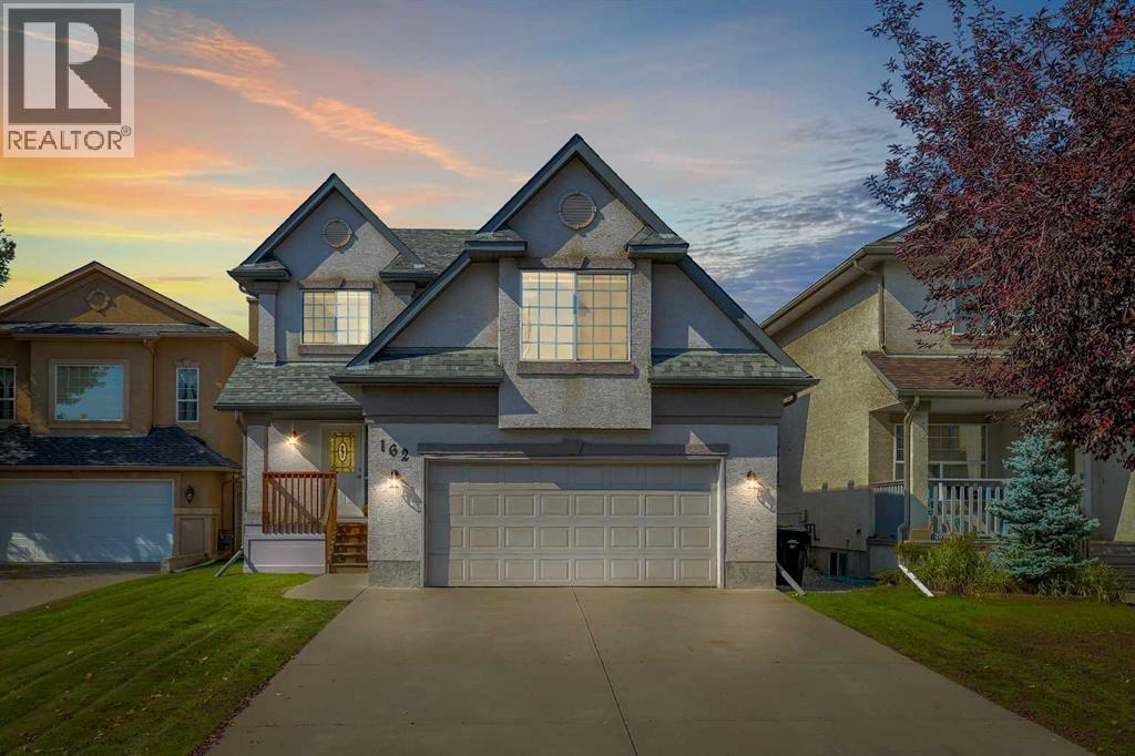 162 Harvest Grove Close NE, Calgary, AB T3K 4T6