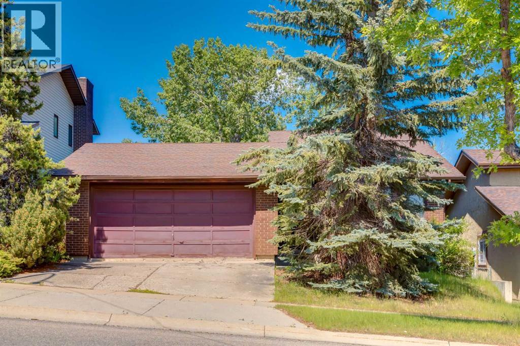300 Edgehill Dr NW, Calgary, AB T3A 2S3