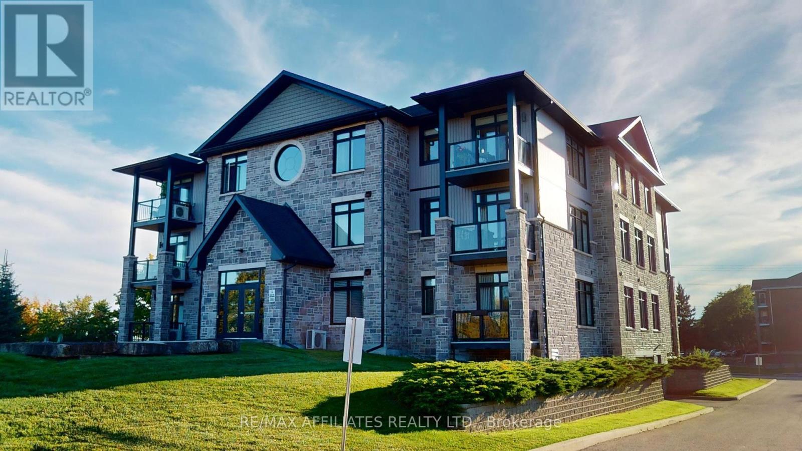 302 1109 Millwood Ave, Brockville, ON K6V 0C7