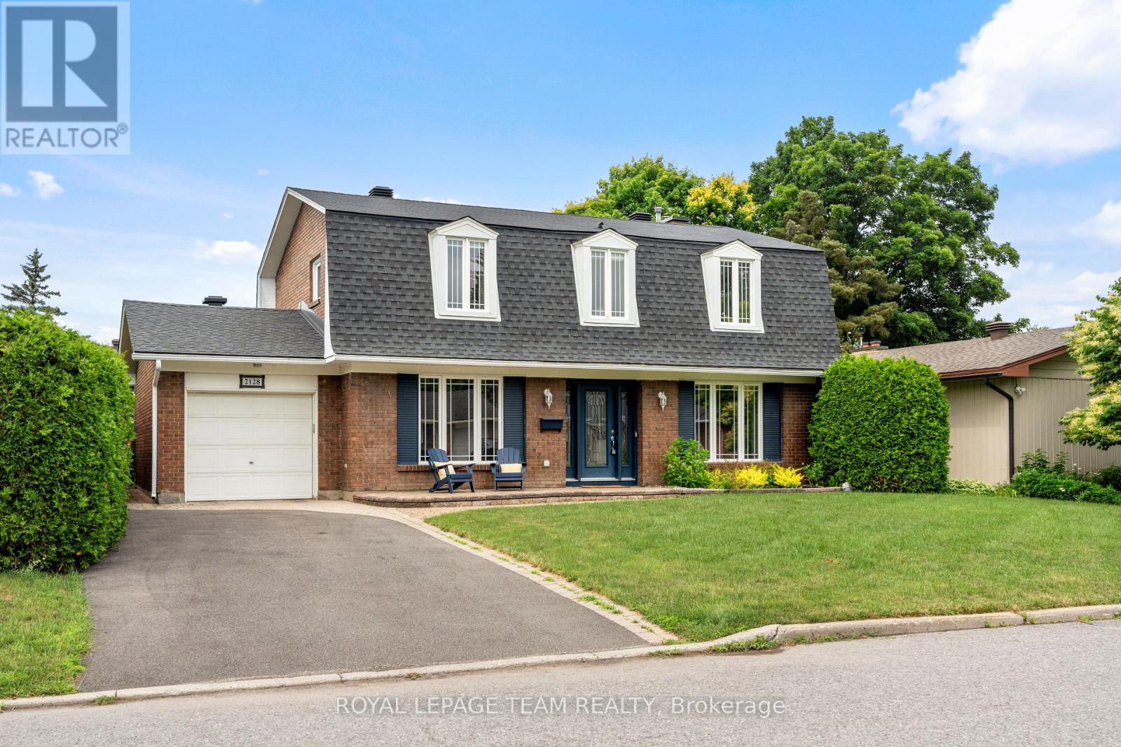 2128 Hubbard Cres, Ottawa, ON K1J 6L2
