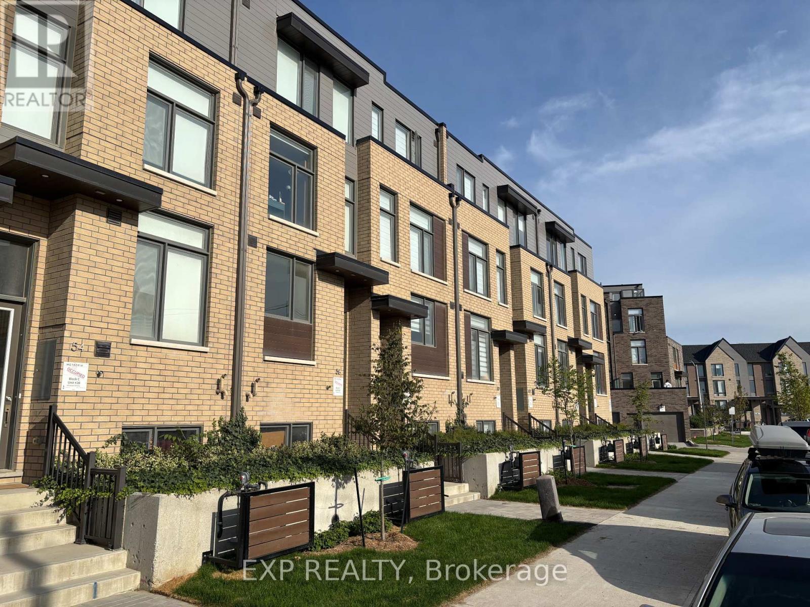 58 Hooyo Ter, Toronto Englemount-lawrence, ON M6A 0G1