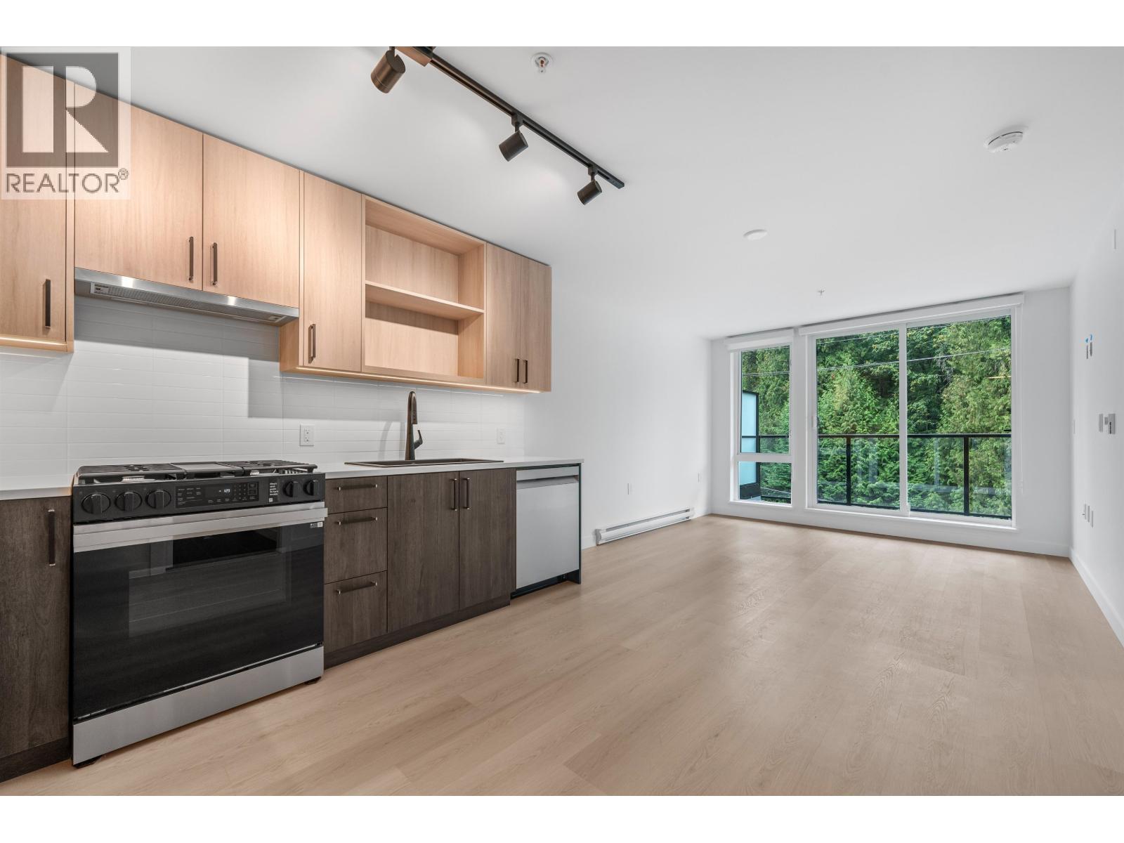 1100 Clarke Road Unit 402, Port Moody, BC V3H 0N3
