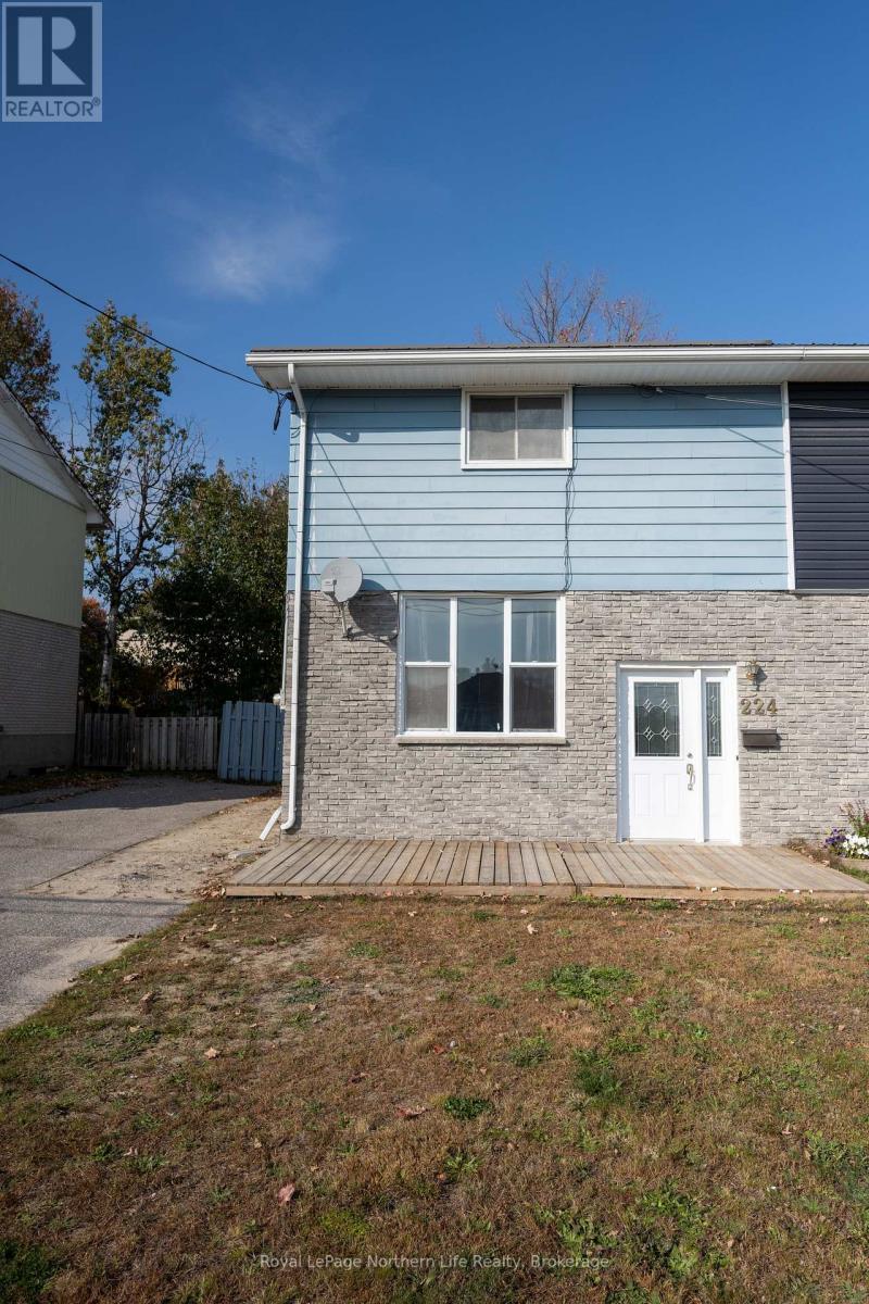 224 Lake Heights Rd, North Bay, ON P1A 2Z3