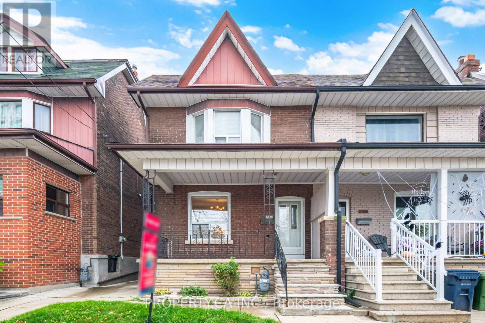 957 Dufferin St, Toronto, ON M6H 4B2