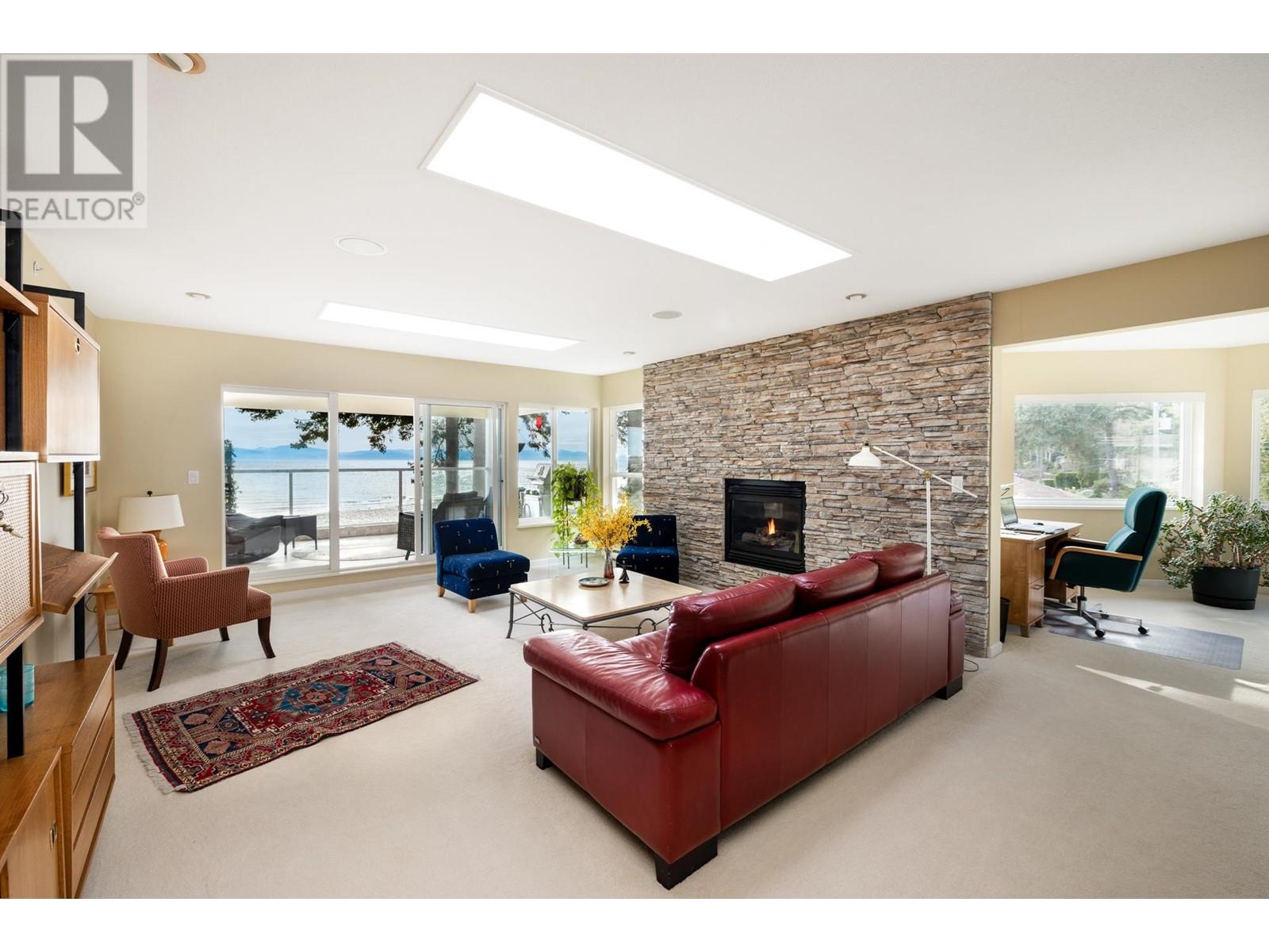 1585 Field Road Unit 214, Sechelt, BC V7Z 0H1
