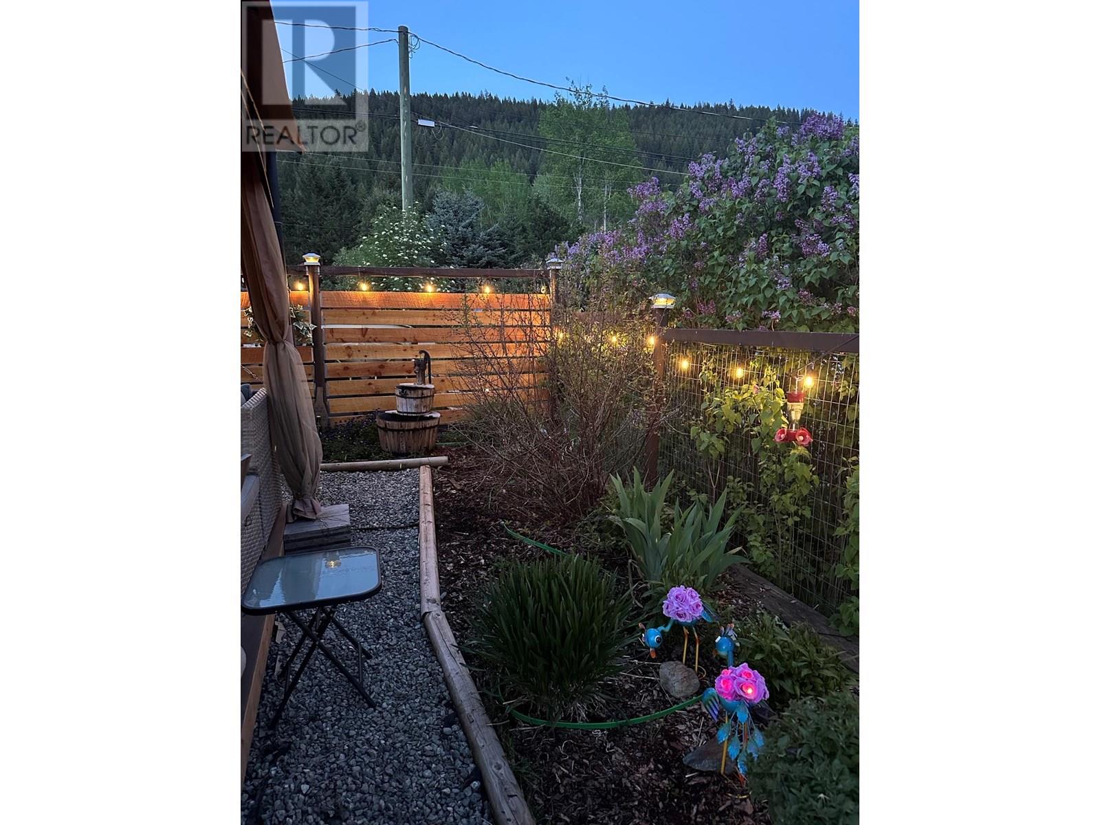 817 N Kimberley St, Greenwood, BC V0H 1J0