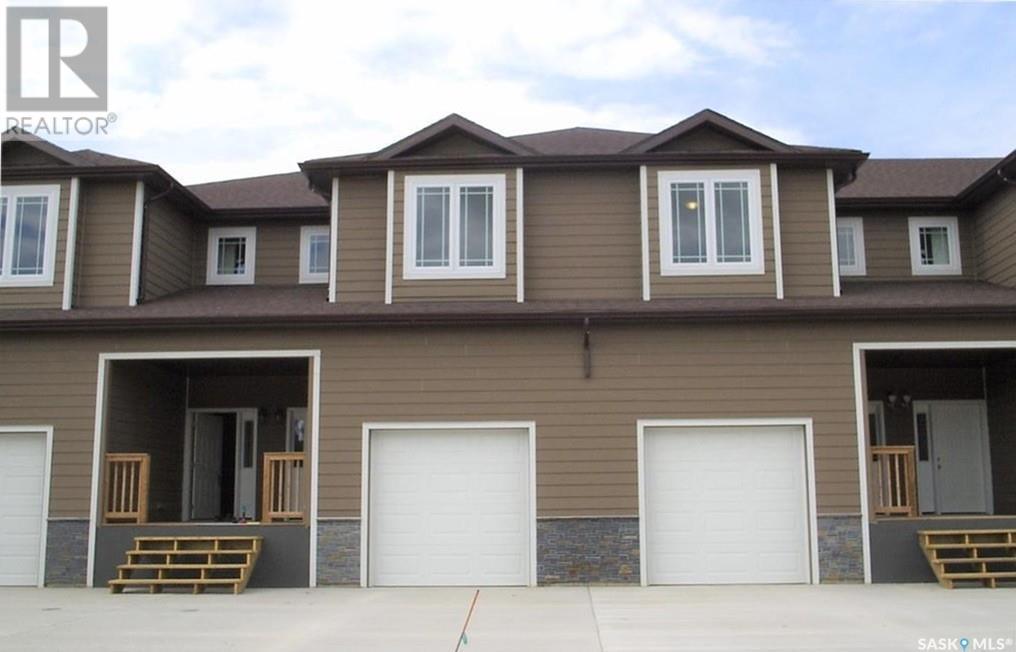 34 Mckenzie Ln, White City, SK S4L 0B2