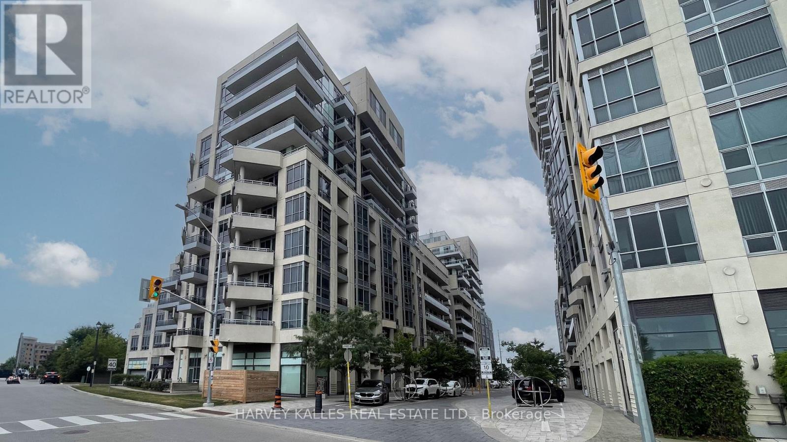 9199 Yonge St, Richmond Hill, ON L4C 1H7