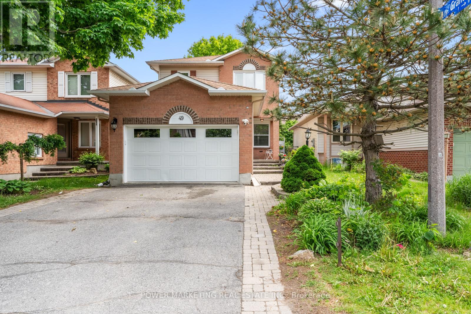 49 Shandon Ave, Ottawa, ON K2J 4E3